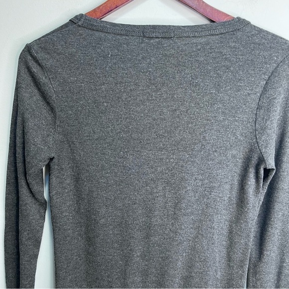 Aritizia Talula Grey Button Down Lightweight Cardigan Size XS - Picture 4 of 10